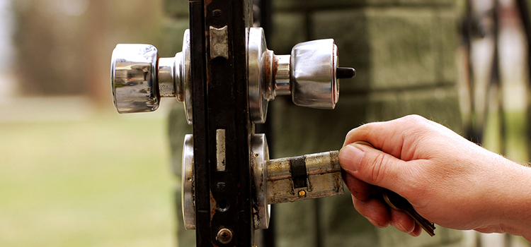front door latch repair Nuevo